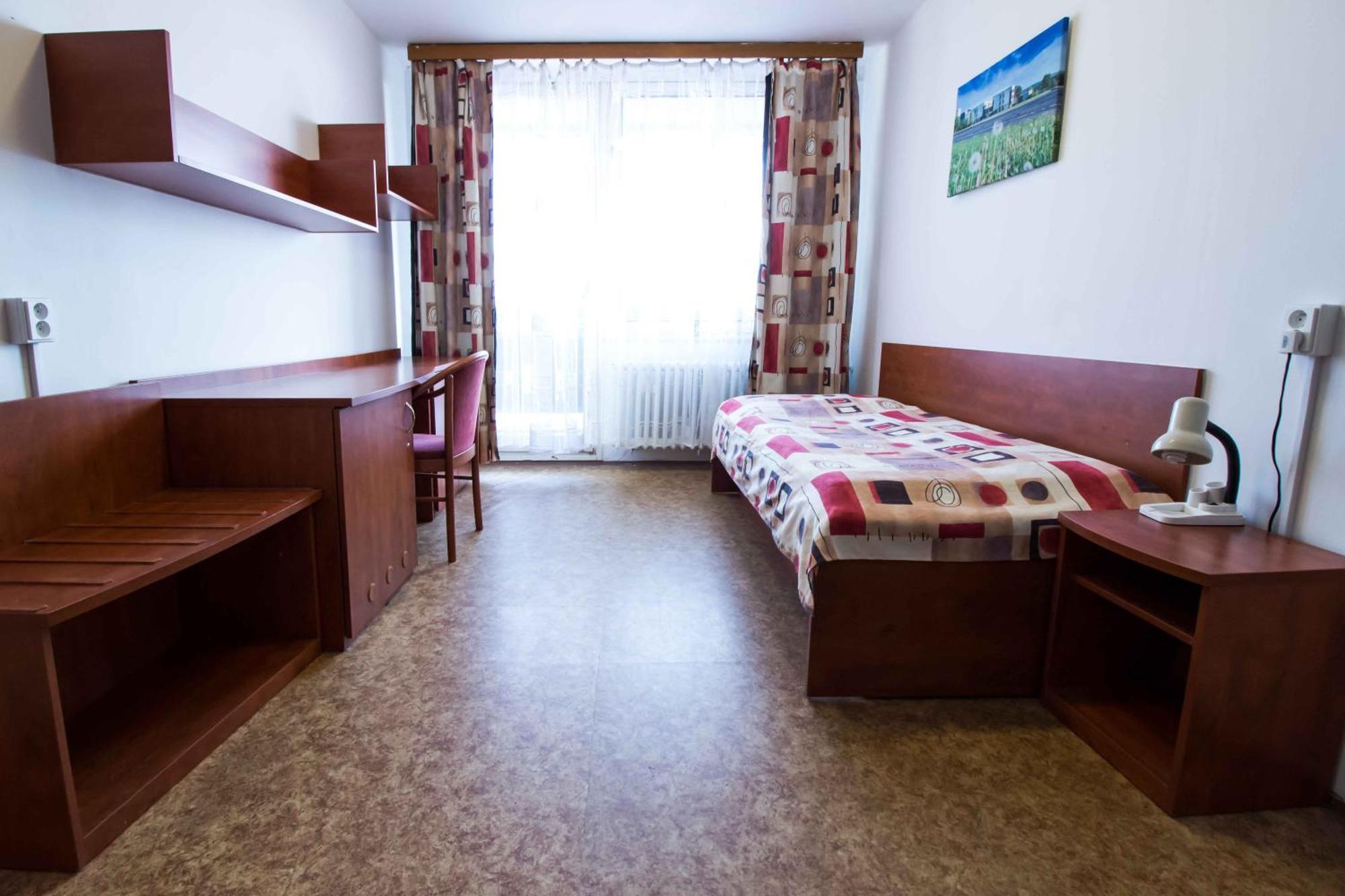 Eislerova Kolej Jarov Hostel Prague Exterior photo