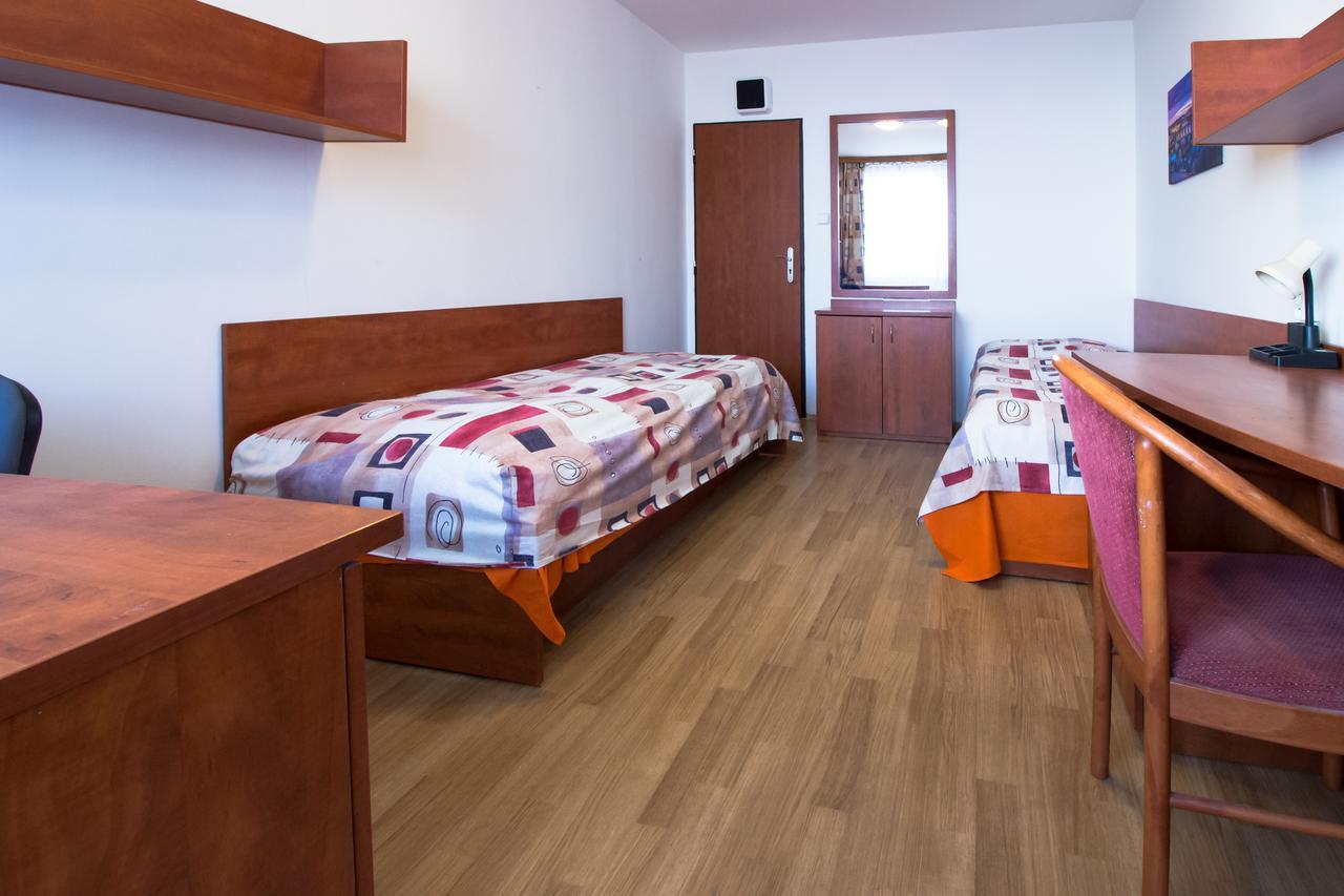 Eislerova Kolej Jarov Hostel Prague Exterior photo